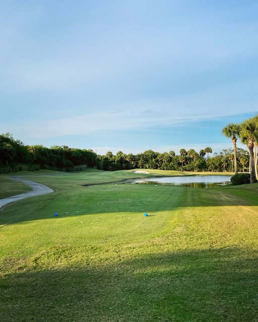 book tee times - golf course green